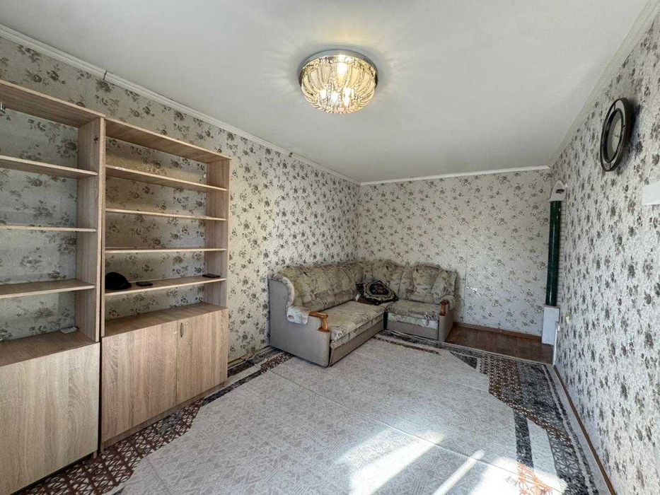 Продам 2 комнатную по Абая