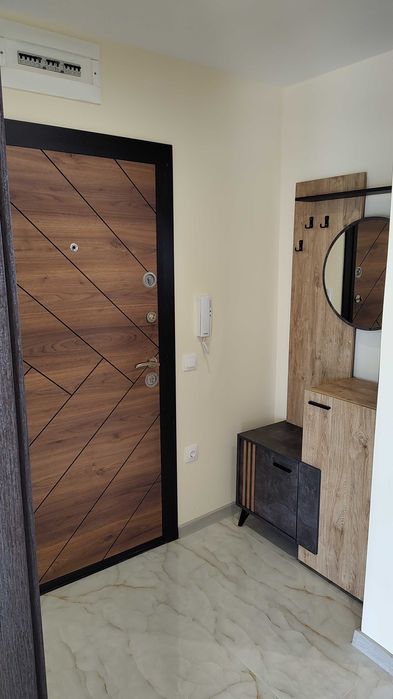 Дава се под наем Тристаен апартамент в Пловдив, Коматевски възел - 97 кв.м за 765 € - Снимка #2