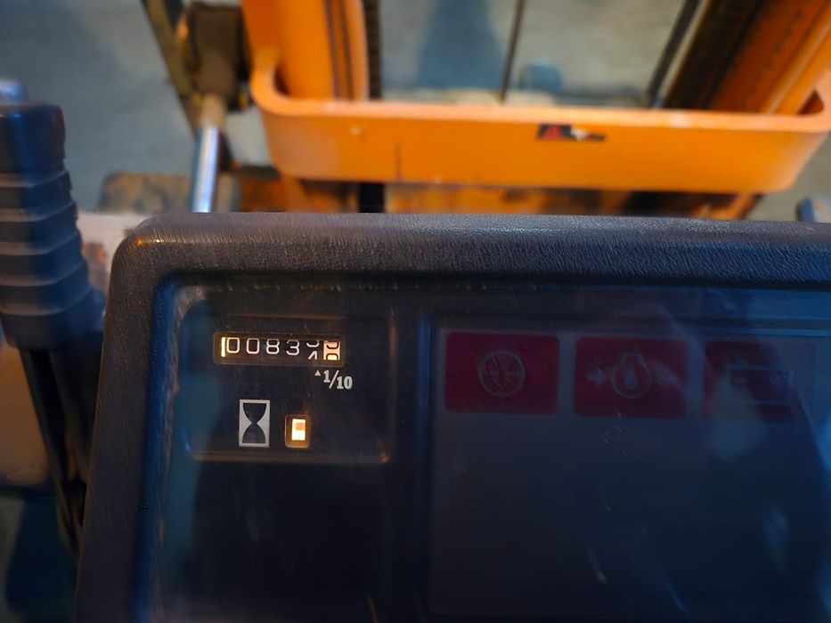 Продам вилочный погрузчик Кара toyota