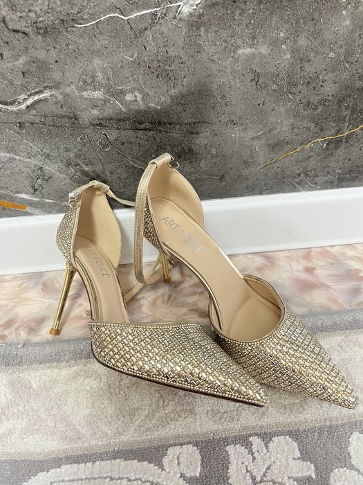 Туфли новые каблук