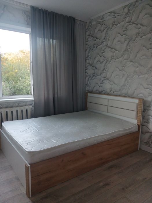 Продам кровать мести шкафом