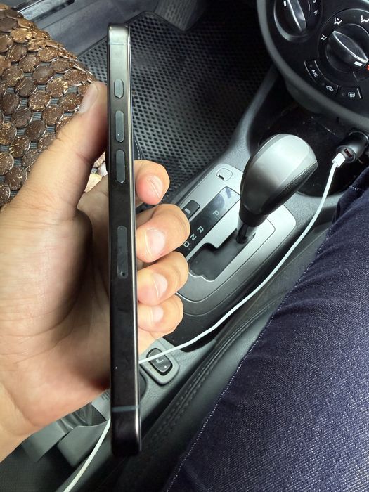 apple iphone 16 pro