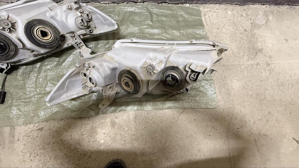 Фары от камри 40