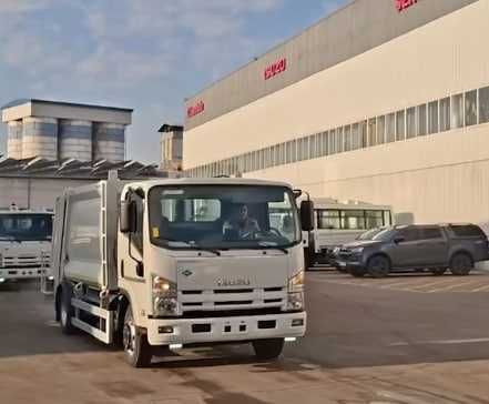 Мусоровоз чикинди ташувчи исузу