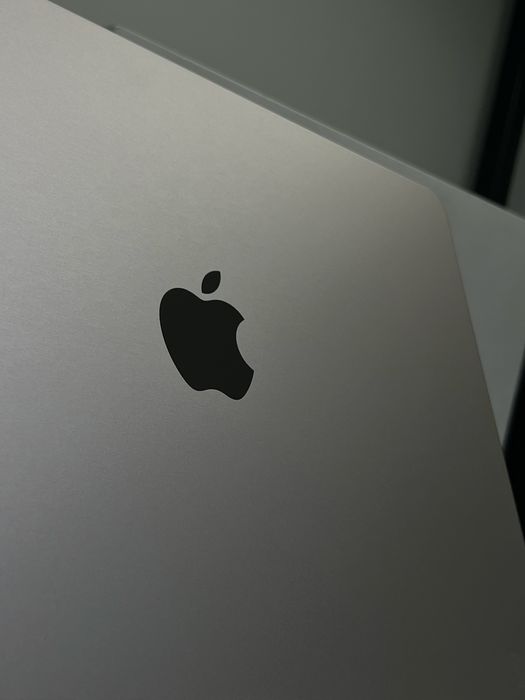 Macbook Air M2 Ram 8 gb ssd 512 gb