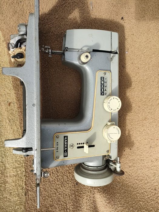 Продам швейную машину чайка