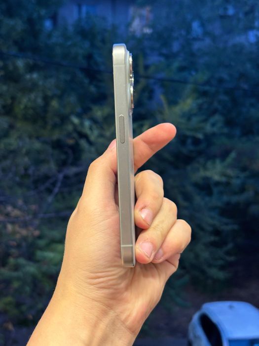 iPhone 15 PRO 25GB