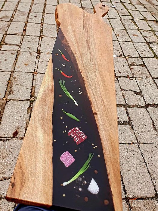 Дъска от епоксидна смола и дърво