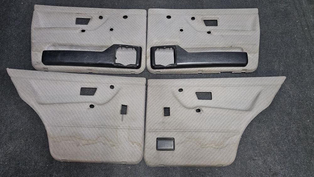 set fete de usi originale volkswagen golf 2 / jetta 2

stare buna 
mod