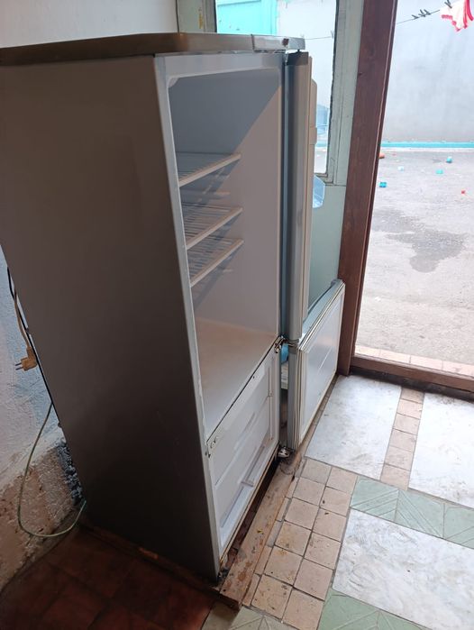 Продам холодильник