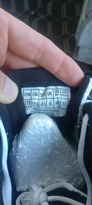 Продам кроссовки Yonex