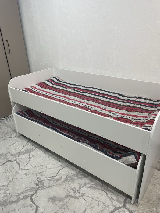 Кровать детская для 2х детей