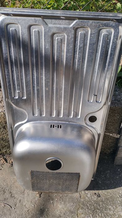 Кухненска мивка алпака  и ретро аптечка