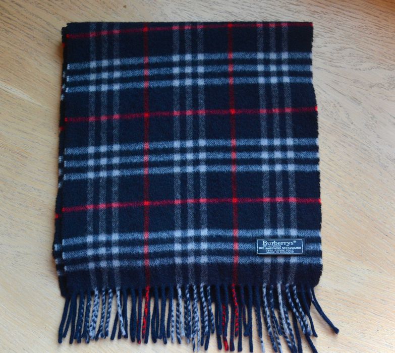 Оригинален шал Burberry 50% Кашмир, 50% вълна