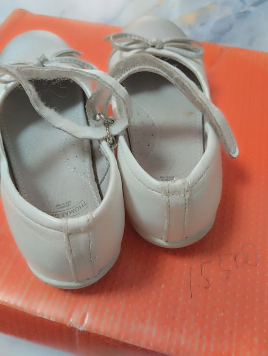 Продам сандали для девочек