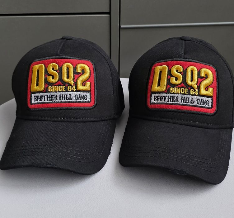 Шапка с козирка с производствени дефекти Dsquared