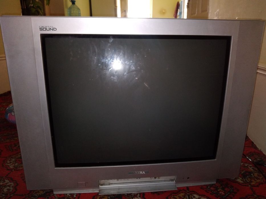 LG ва AKIRA катта телевизорлар сотилади ишлаб турибди