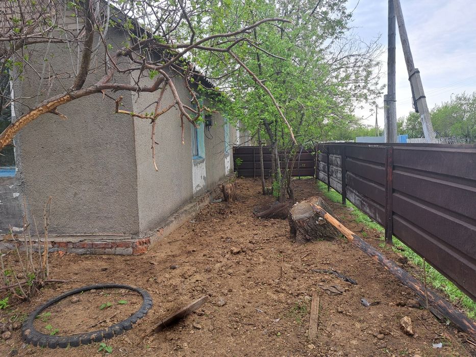 Продам дом возле школы