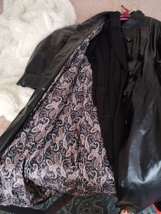 Продам срочно плащ