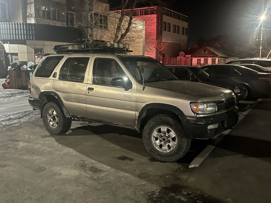 Продам машину под Nissan Pathfinder Р 50