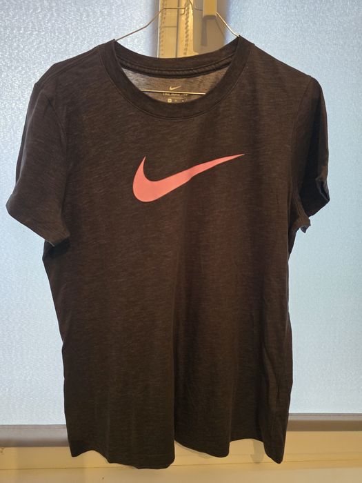 Дамска тениска Nike