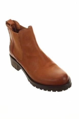 Боти р-р 41,естествена кожа