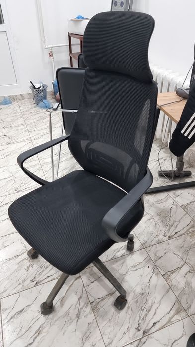 Продам столы, стулья, кресло и доску