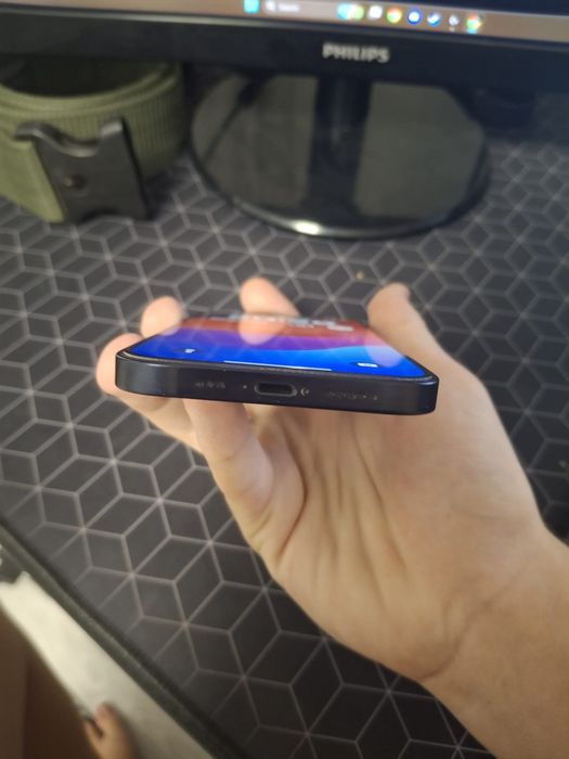 Dau Iphone 12+ps pe telefon