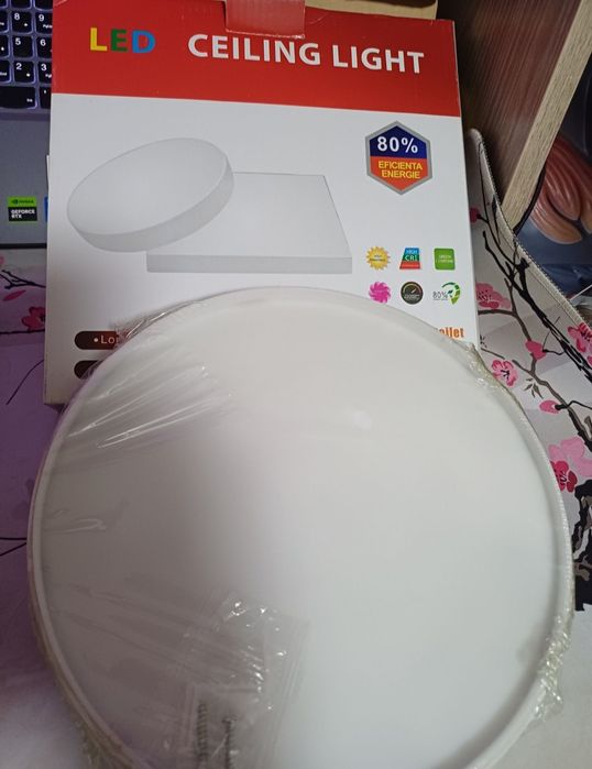 Led лампа новая.