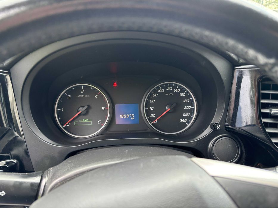 Mitsubishi Outlander 2015 , 4x4 , 2.2 diesel