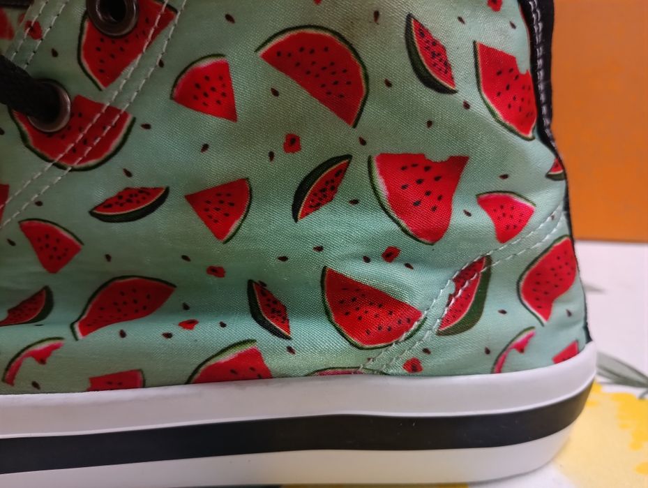 Deluxe N 42 кецове на Дини - 27 лв