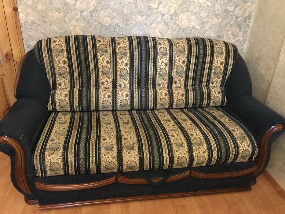 Продам диван и два кресла