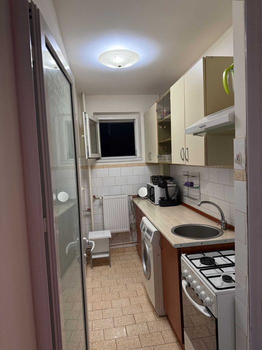 Închiriez garsonieră 33 m² zona Mega Mall, etajul 7/10,bloc cu lift.