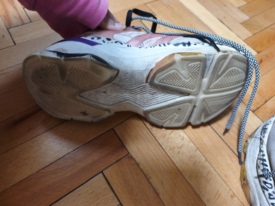 Adidasi sneakers