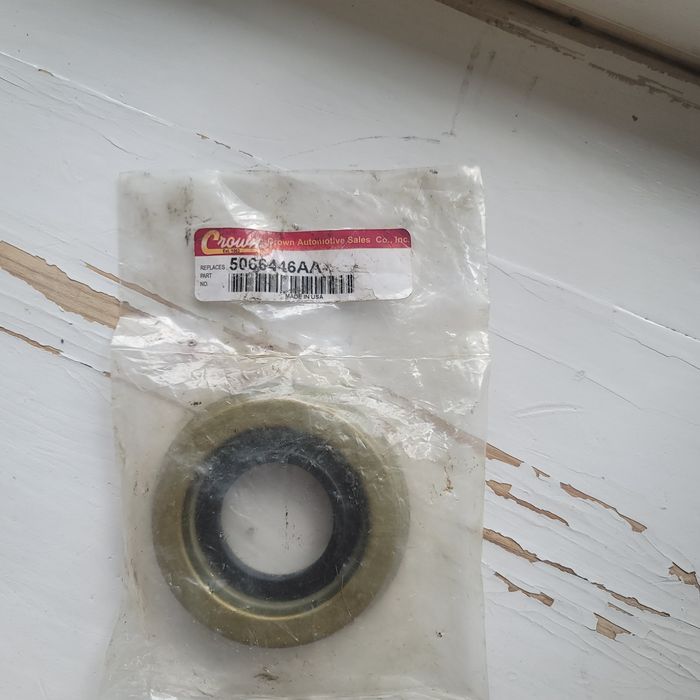 форсунка , сальник  на Jeep (WJ)