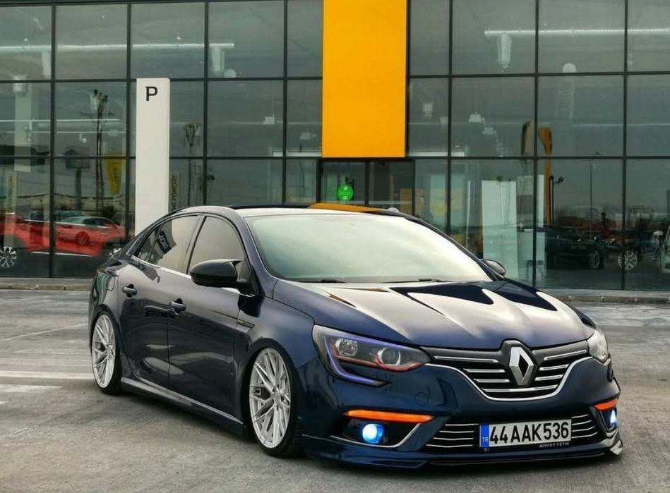 Prelungire / extensii praguri Renault Megane 4 Sedan