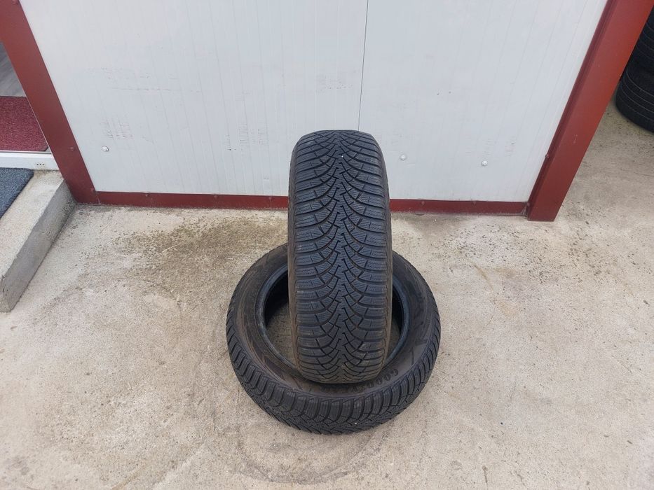 100 lei bucata! Doua anvelope M+S 195 55 16 Goodyear