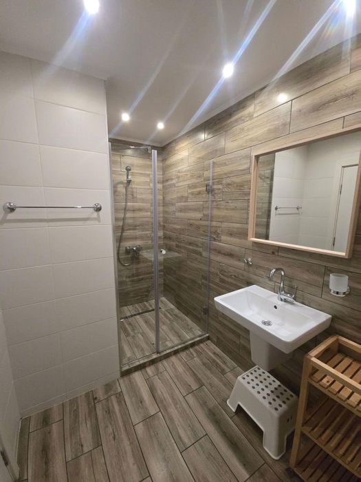 Тристаен апартамент, под наем, Гръцка махала