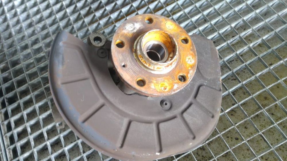 fuzeta dreapta fata vw golf 5 1.9 tdi