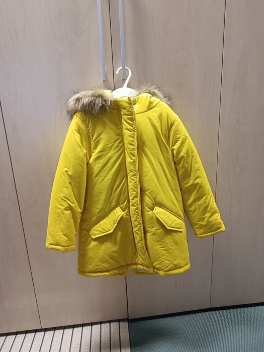 Vând geaca parca galbena 6-7 ani