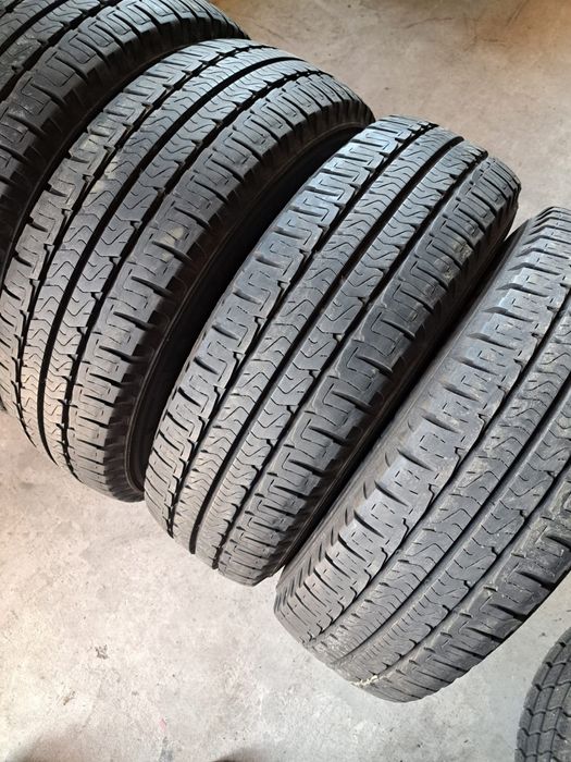 4 anvelope vară 215 70 R15C Michelin