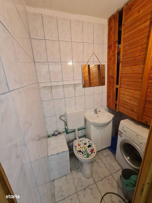 Apartament 3 camere, 2 bai,decomandat, 78 mp, etaj intemediar, parcare