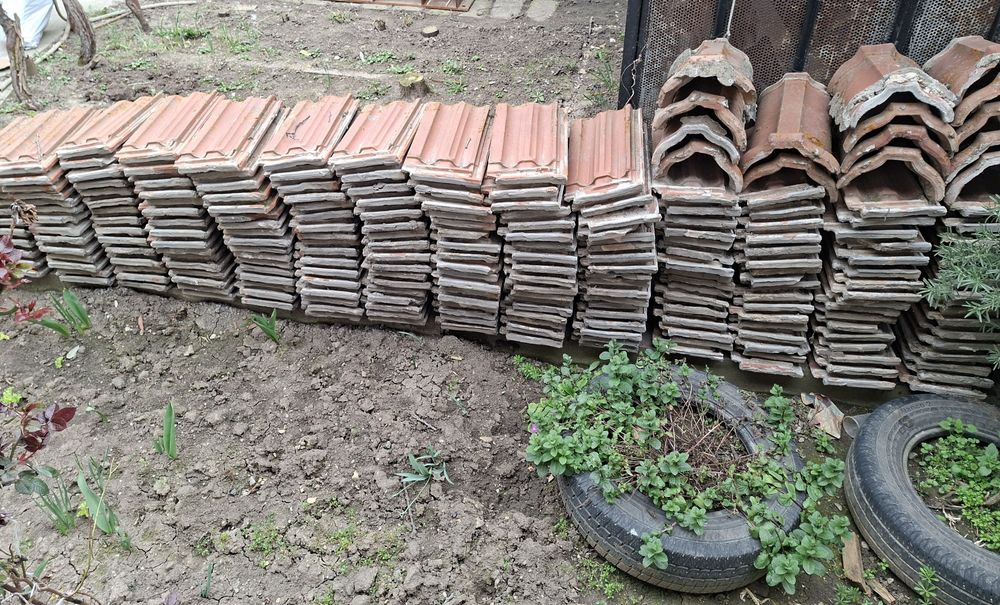 Продават се цигли