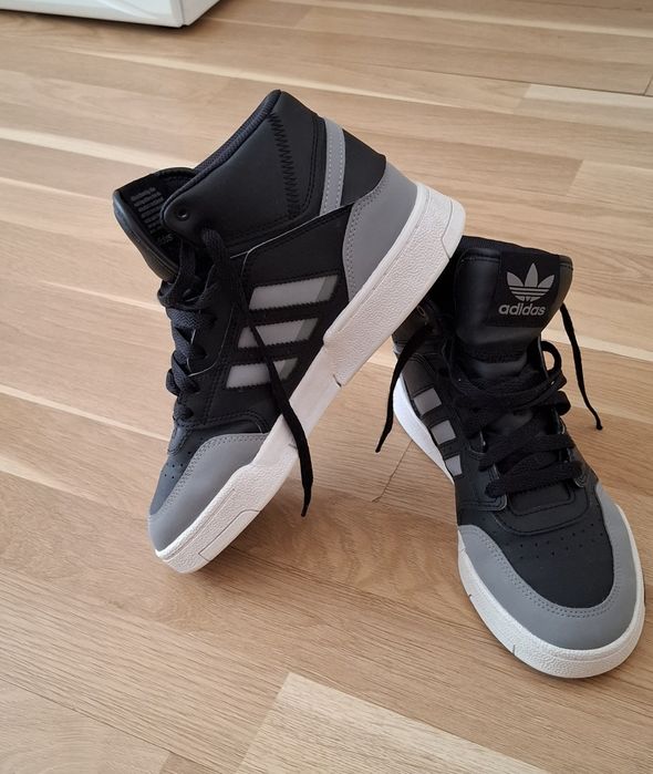 Оригинални боти Адидас 38