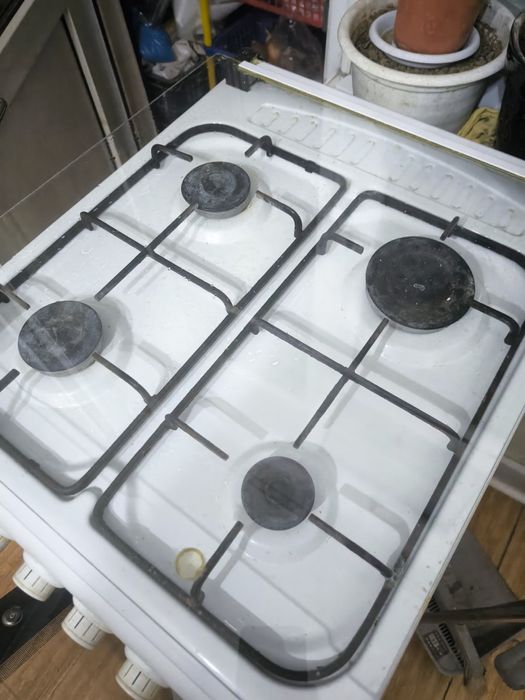 Газплита в отличном состоянии.