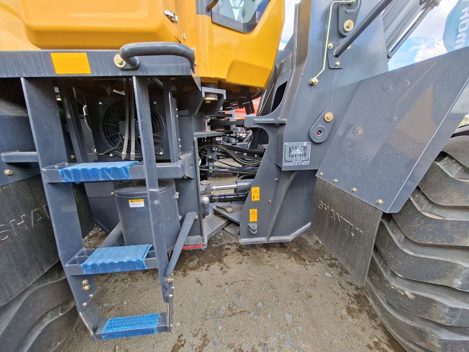 Фронтальный погрузчик Shantui l55 b5