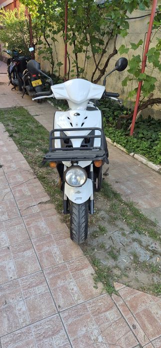 Vand 3 scutere Kymco 2020