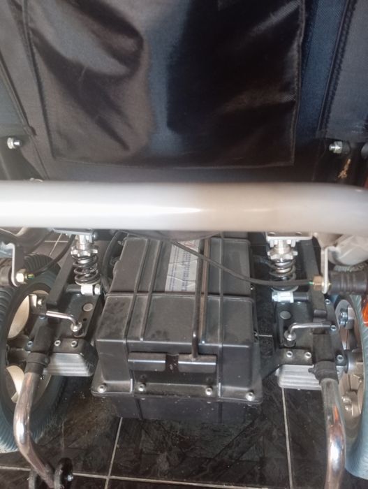 Четири колела за Инвалид със истоштена Батерия