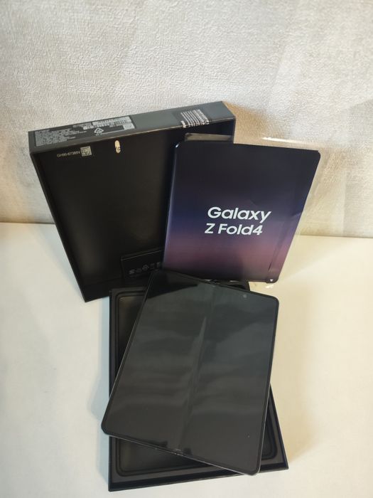Samsung Galaxy Z Fold4 12/256 ГБ