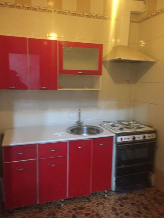 Chilonzor 13 kvartal 3 xonali kvartira 1 etaj Sotiladi